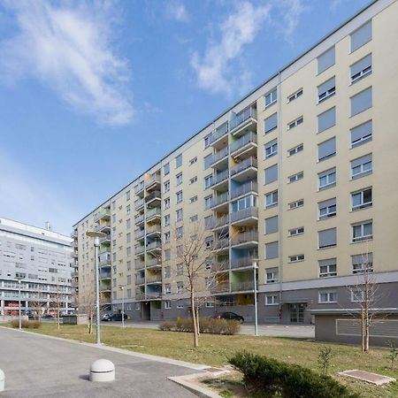 Cute And Sunny Studio In Zagreb With Balcony & Free Parking Exterior photo